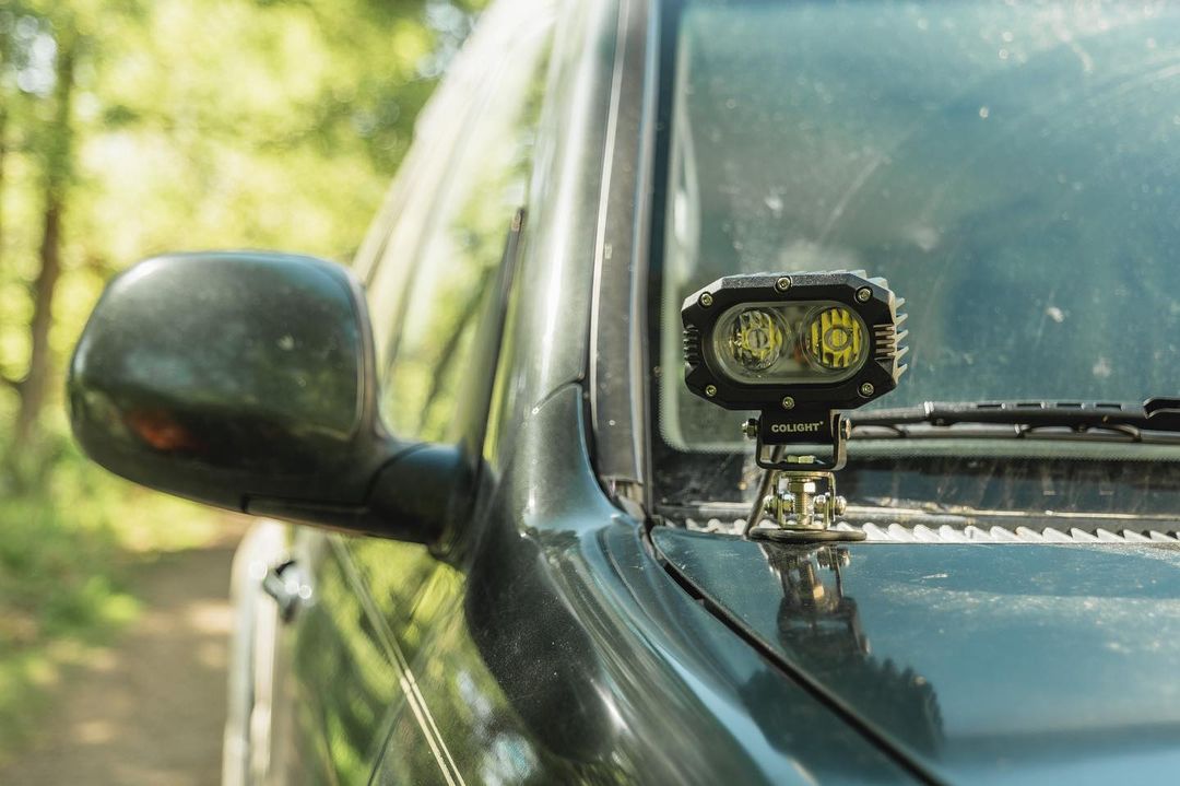 Colight Rob2 Series with drill-free hood clamp holder